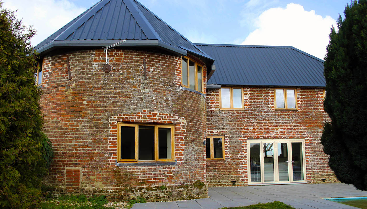 Traditional Kentish accommodation Each Manor Farm Oast 